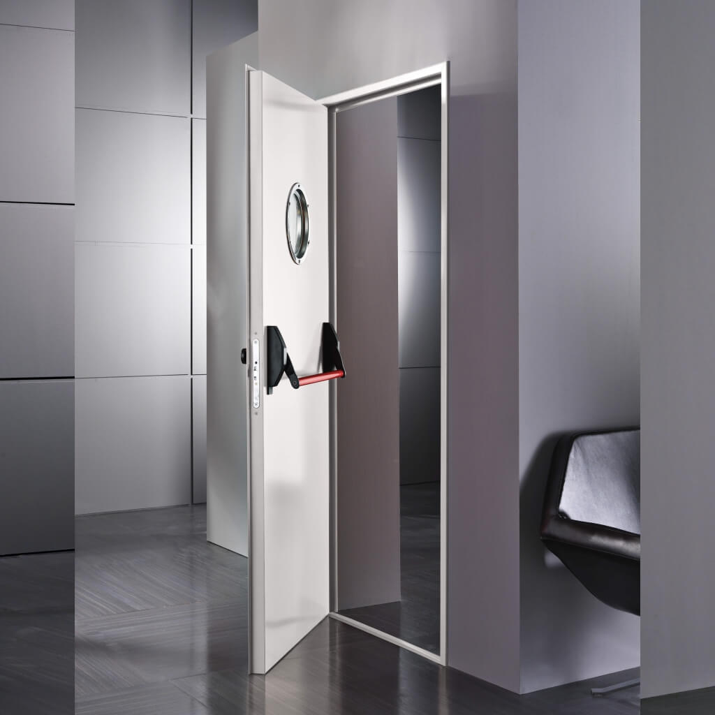 Puerta batiente cortafuego blanca